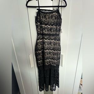 JUST ME. Long lace dress. Size Small